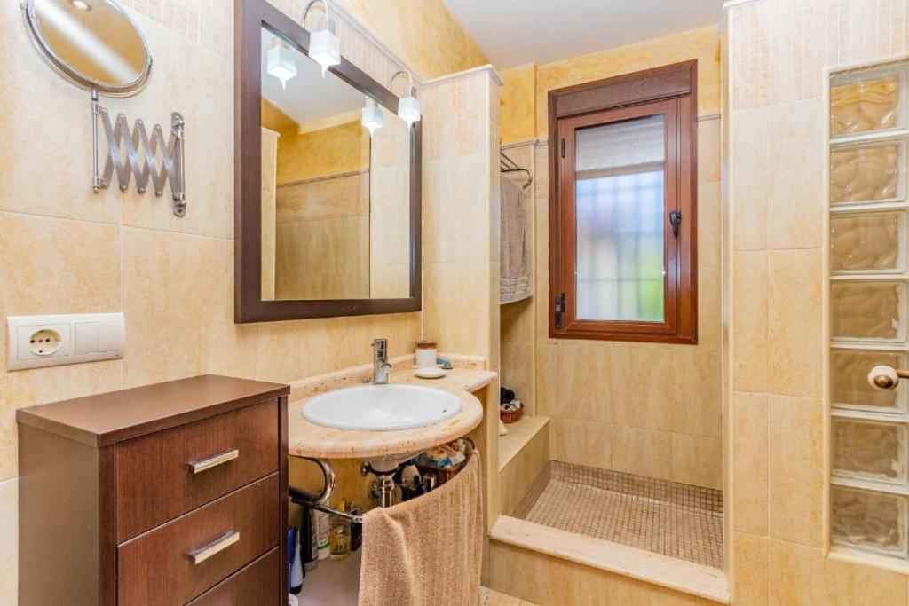 Preciosa Casa Rural A Un Paso Del Centro Villa มาลากา ภายนอก รูปภาพ